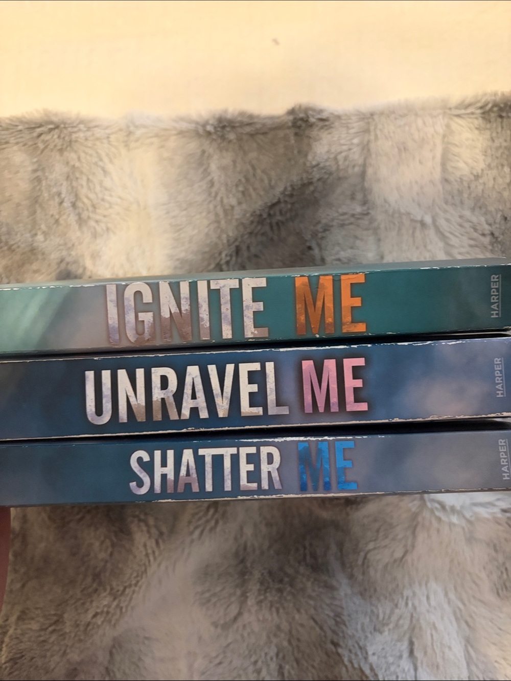 Shatter me series